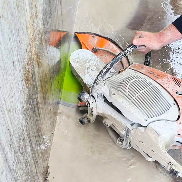 concrete flush cutting, flush concrete cutting in Warrnambool, Ararat, Portland, Port Fairy, Geelong & the surfcoast